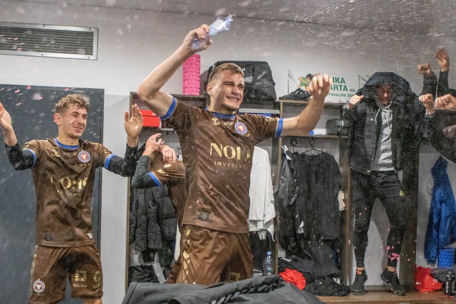 她在对手中 她在对手中